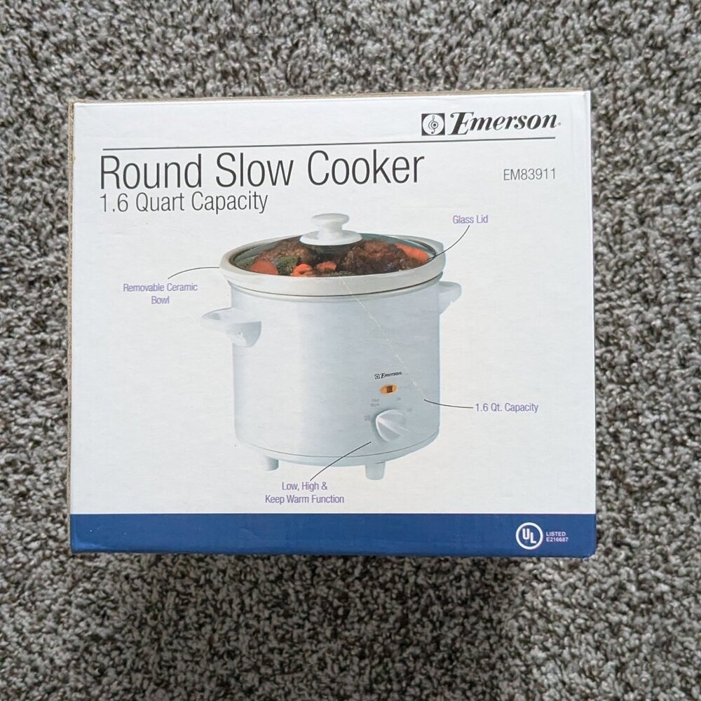 Emerson Round slow cooker - 1.6 quart - New in Box